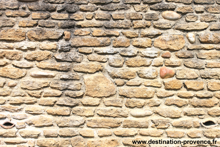 mur en pierres